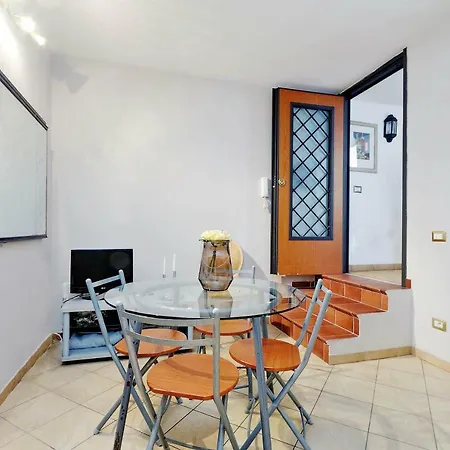 Monti Gallery House