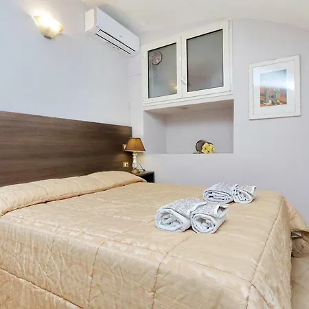 شقة Monti Gallery House *