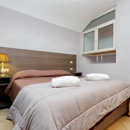 Monti Gallery House
